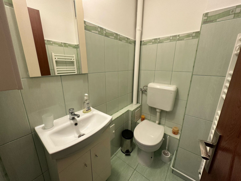 Apartament spațios 4 camere de închiriat în Tractorul 