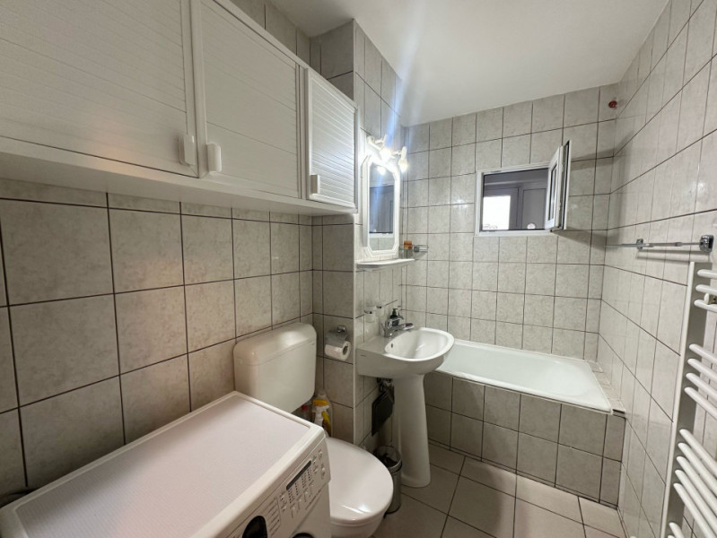 Apartament spațios 4 camere de închiriat în Tractorul 