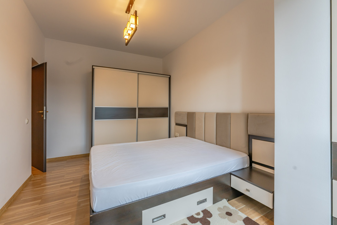Apartament 2 camere, zona case / vile, cartier Tractorul