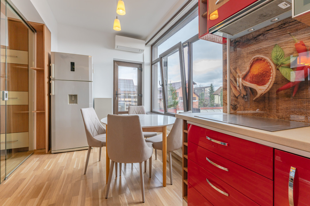 Apartament 2 camere, zona case / vile, cartier Tractorul