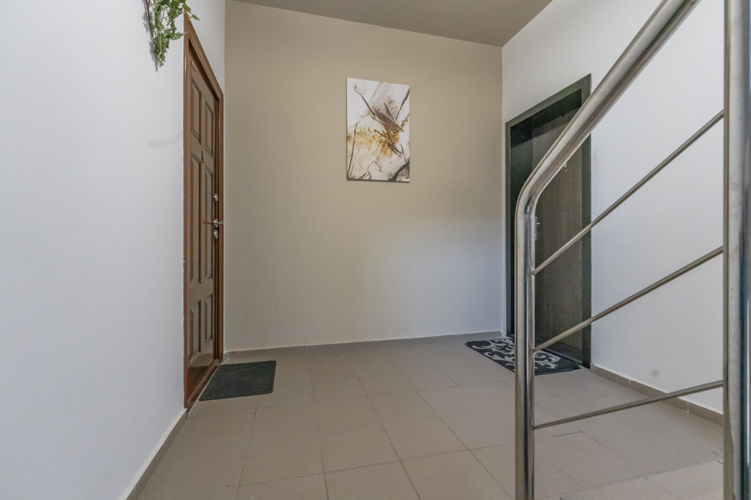 Apartament 2 camere, zona case / vile, cartier Tractorul