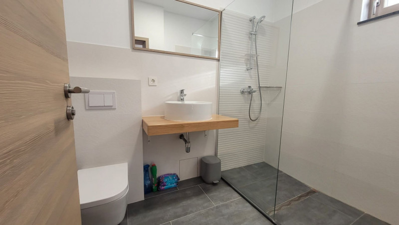 Apartament cu 2 camere in cladire noua pe strada Lunga