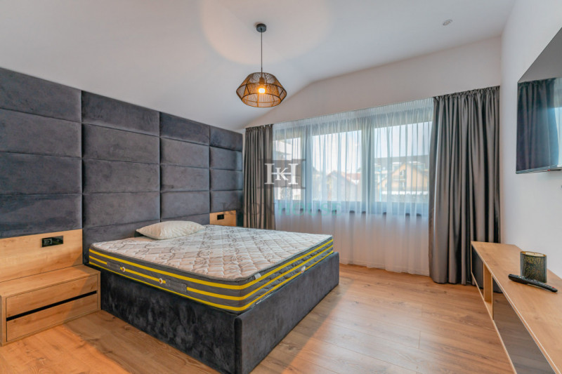 Apartament 3 camere, in casa, zona Coresi