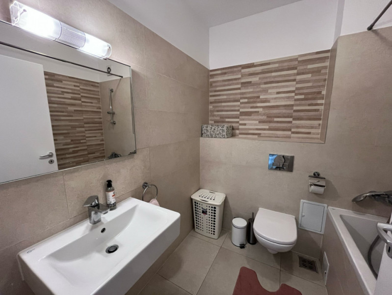 Apartament cu 2 camere in Tractorul