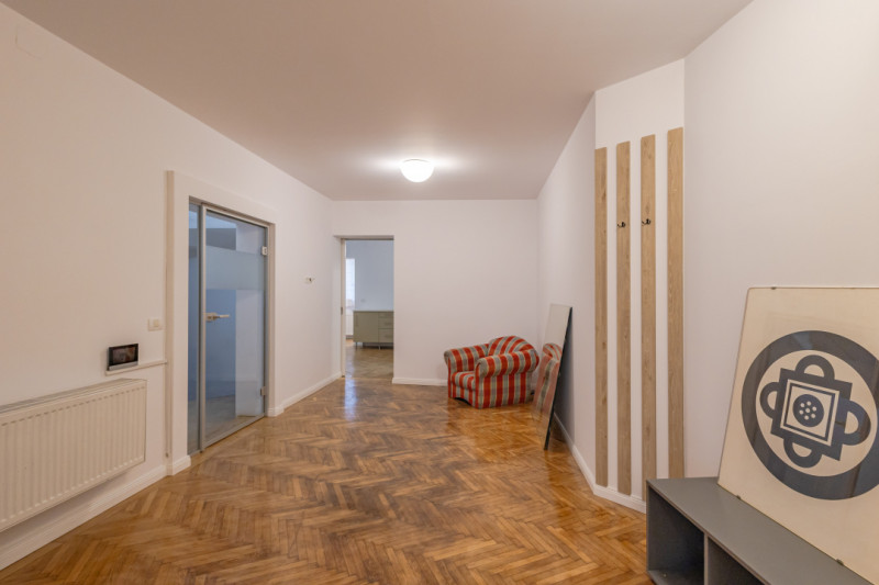 Spatiu comercial pretabil: clinica medicala, spatii de birou - locatie Centrala