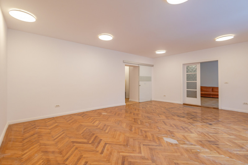 Spatiu comercial pretabil: clinica medicala, spatii de birou - locatie Centrala