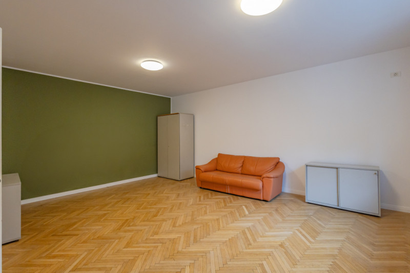 Spatiu comercial pretabil: clinica medicala, spatii de birou - locatie Centrala