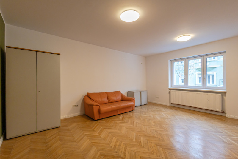 Spatiu comercial pretabil: clinica medicala, spatii de birou - locatie Centrala