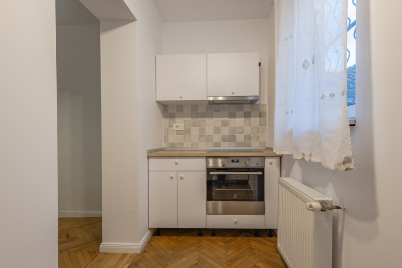 Spatiu comercial pretabil: clinica medicala, spatii de birou - locatie Centrala