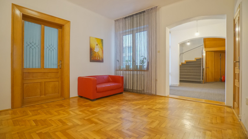 Birouri private de inchiriat in cladire tip HUB imobiliar 