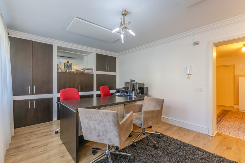 Casa deosebita, teren 749mp, str. Ion Ratiu