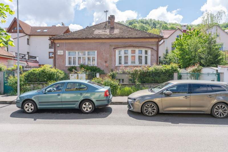 Casa deosebita, teren 749mp, str. Ion Ratiu