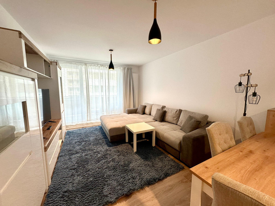 Apartament Modern cu 2 Camere în Urban Plaza 