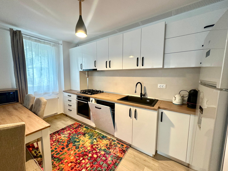 Apartament Modern cu 2 Camere în Urban Plaza 