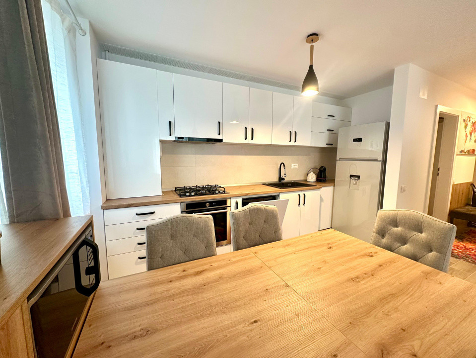 Apartament Modern cu 2 Camere în Urban Plaza 