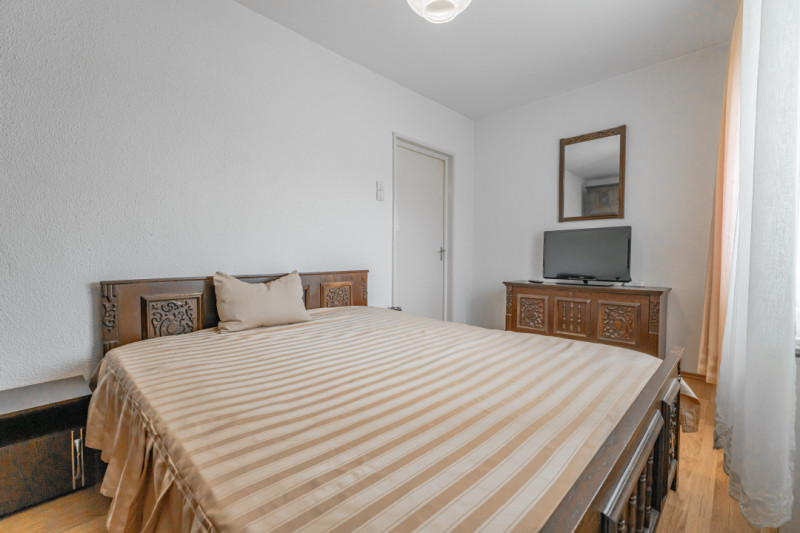 Apartament cu 4 camere, decomandat, zona Faget!