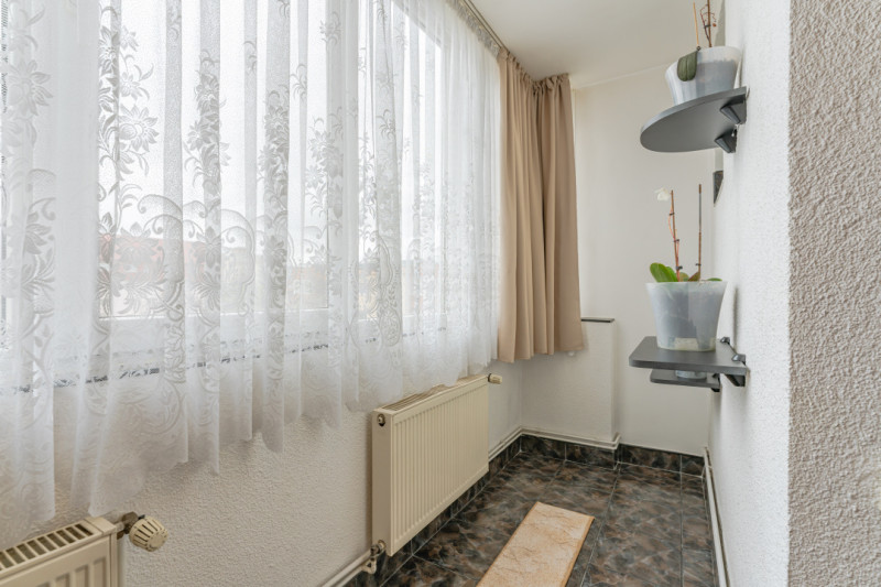 Apartament cu 4 camere, decomandat, zona Faget!