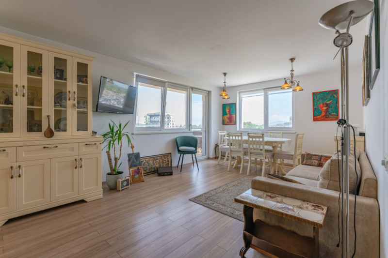 Apartament cu 3 camere in Urban Residence, zona Coresi.