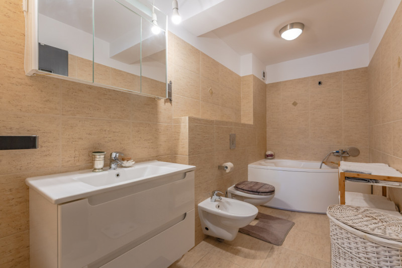 Apartament cu 3 camere in Urban Residence, zona Coresi.