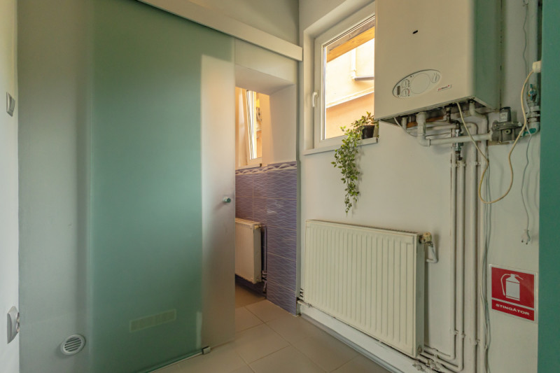 Spatiu comercial, C. Istoric, ideal cabinet avocat/asigurari/agentie turism