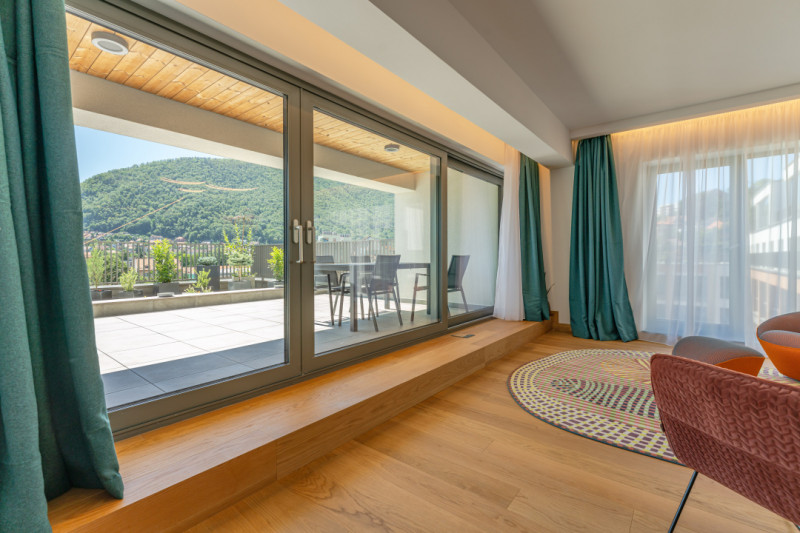 TRĂIEȘTE LUXUL – PENTHOUSE UNIC CU VEDERE SPRE TÂMPA
