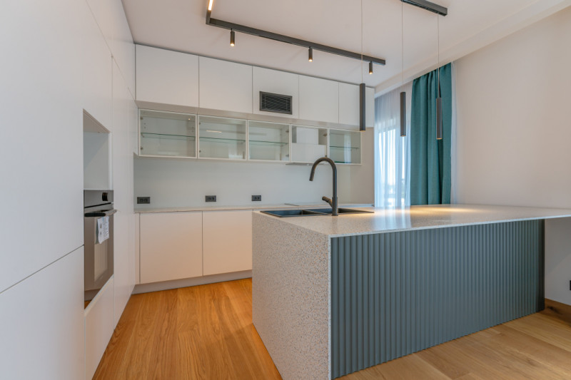 TRĂIEȘTE LUXUL – PENTHOUSE UNIC CU VEDERE SPRE TÂMPA
