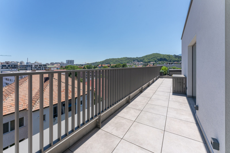 TRĂIEȘTE LUXUL – PENTHOUSE UNIC CU VEDERE SPRE TÂMPA