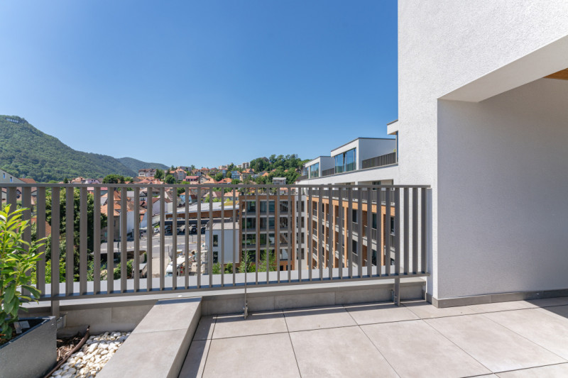 TRĂIEȘTE LUXUL – PENTHOUSE UNIC CU VEDERE SPRE TÂMPA