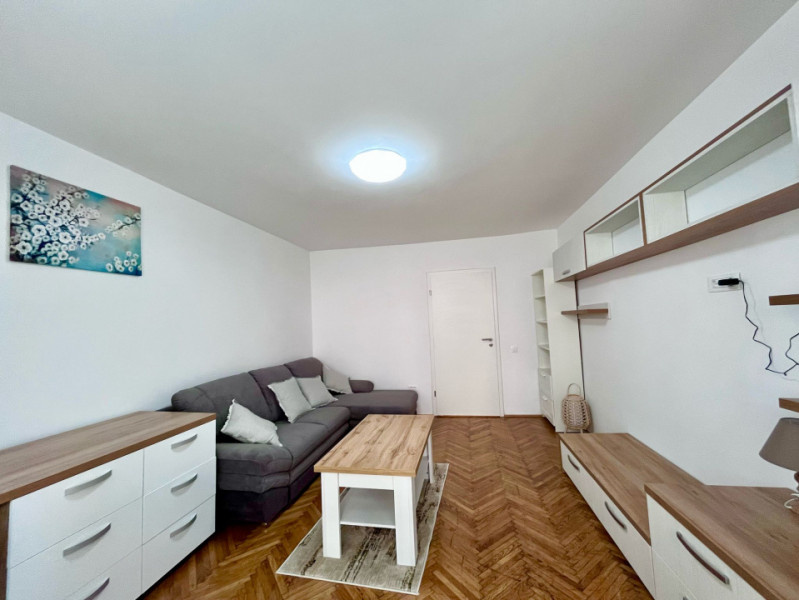 Apartament cu doua camere in zona Centrala 