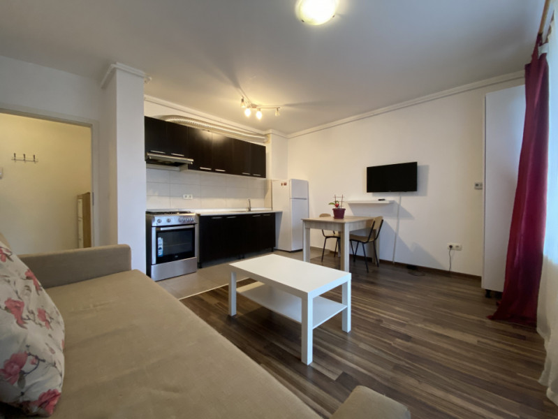 Studio de închiriat cu terasă și priveliște unică spre Tâmpa – zona Tractoru