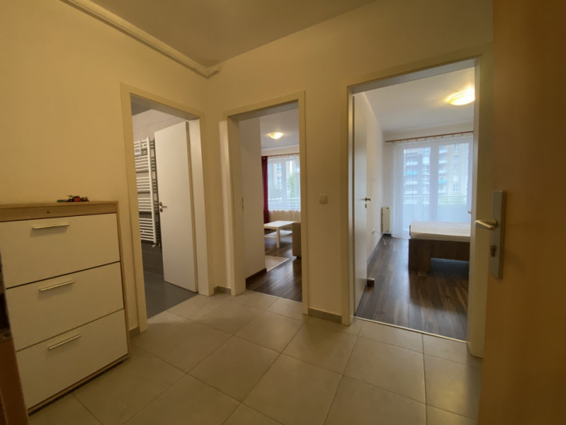 Studio de închiriat cu terasă și priveliște unică spre Tâmpa – zona Tractoru