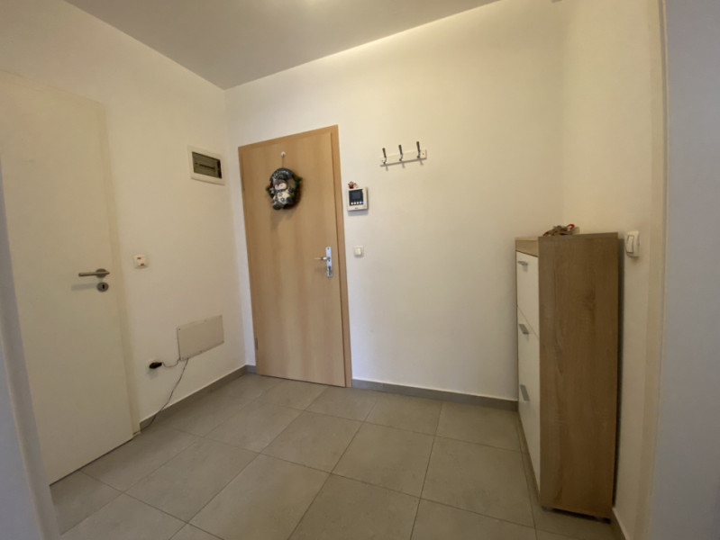 Studio de închiriat cu terasă și priveliște unică spre Tâmpa – zona Tractoru