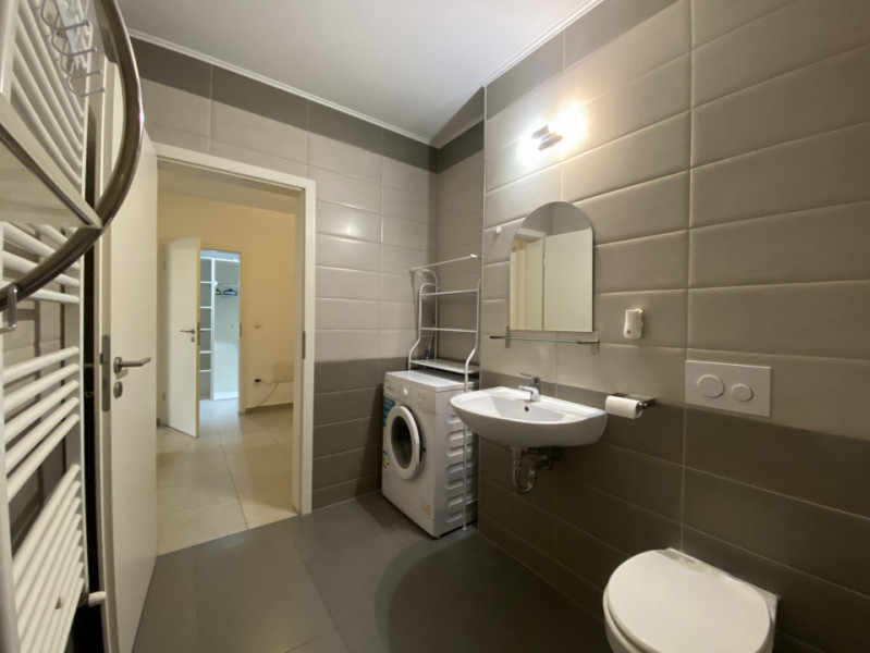 Studio de închiriat cu terasă și priveliște unică spre Tâmpa – zona Tractoru
