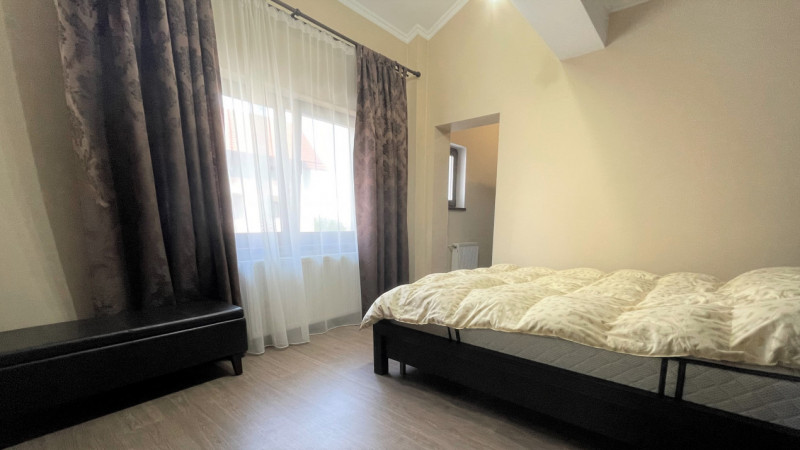 Apartament spatios cu 3 camere, Brasovul Vechi