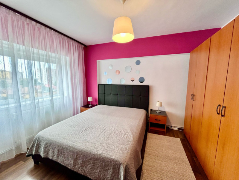 Apartament cu 3 camere pe 13 Decembrie 