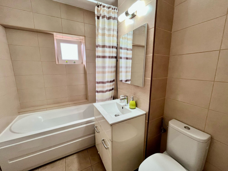 Apartament cu 3 camere pe 13 Decembrie 