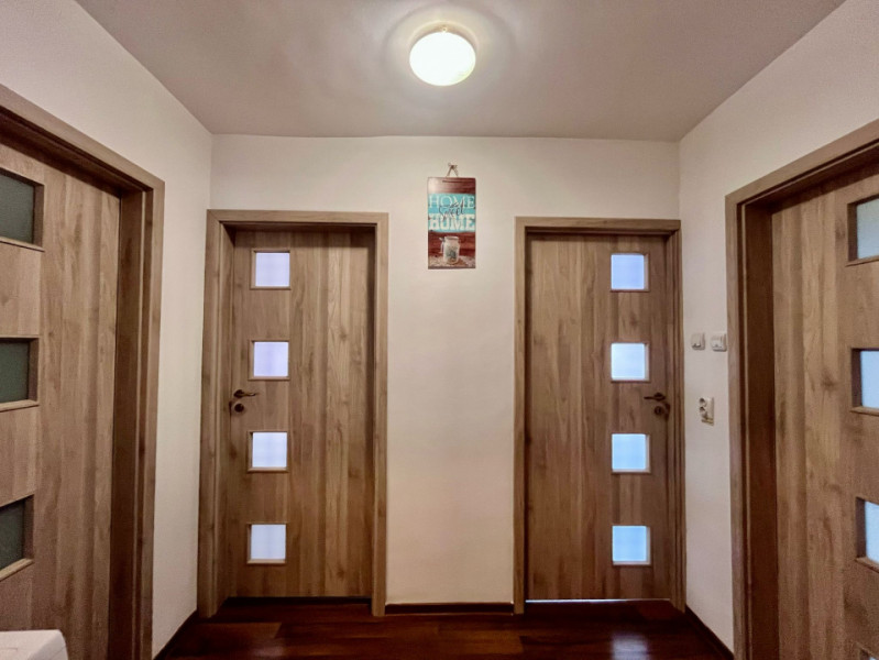 Apartament cu 3 camere pe 13 Decembrie 