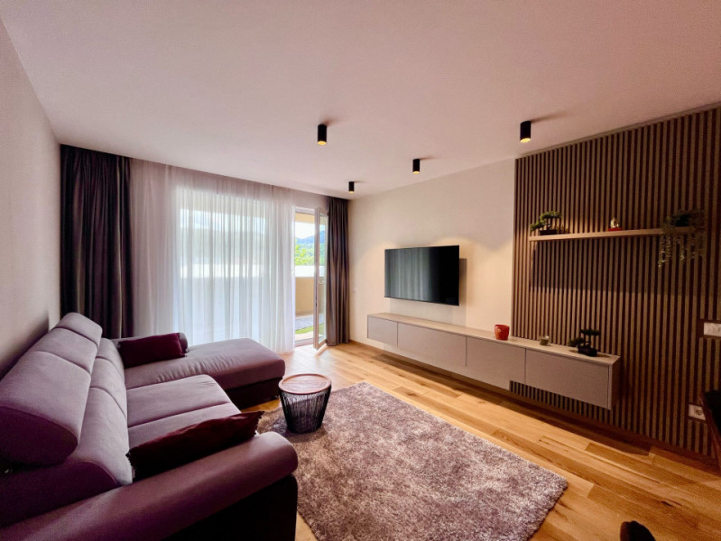 Studio modern in Urban Plaza