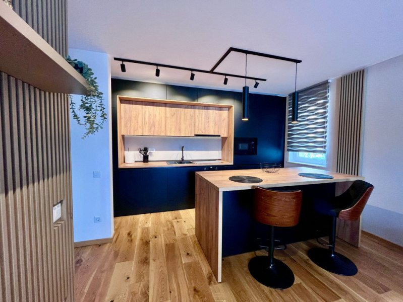 Studio modern in Urban Plaza
