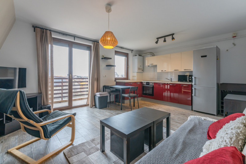 Apartament tip studio, priveliște panoramică, aproape de Coresi Mall