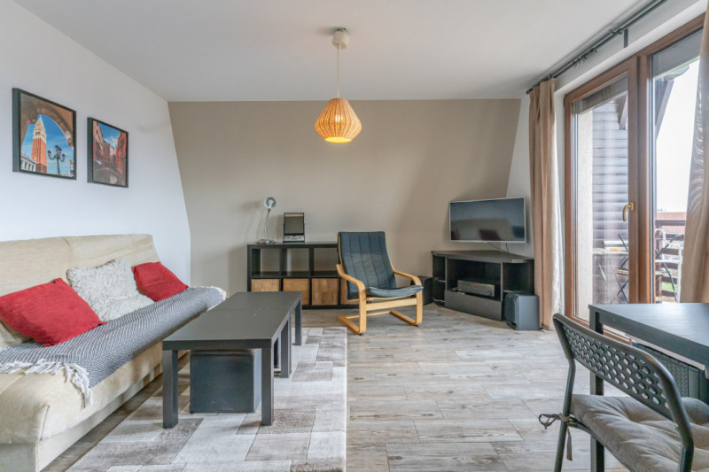 Apartament tip studio, priveliște panoramică, aproape de Coresi Mall
