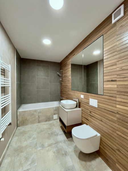 Studio modern in Tractorul