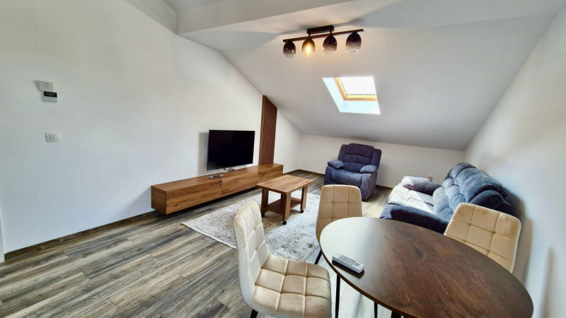 Apartament la mansarda in Tractorul