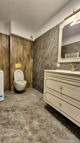 Apartament la mansarda in Tractorul