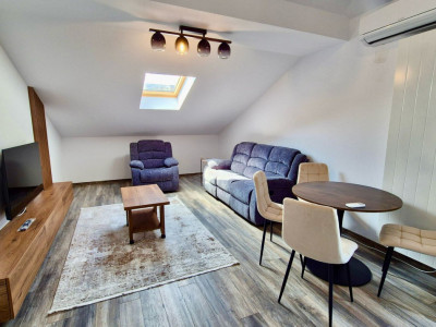 Apartament la mansarda in Tractorul