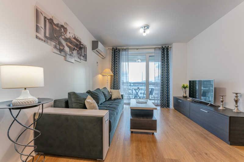 Apartament cu 2 camere, Coresi, aproape de pietonala