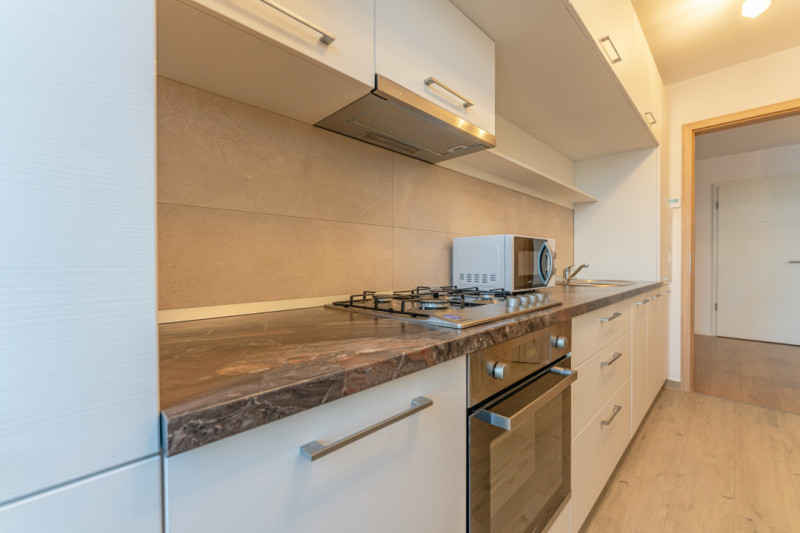 Apartament cu 2 camere, Coresi, aproape de pietonala