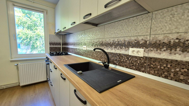 Apartament cu 3 camere in tractorul (partial Mobilat)