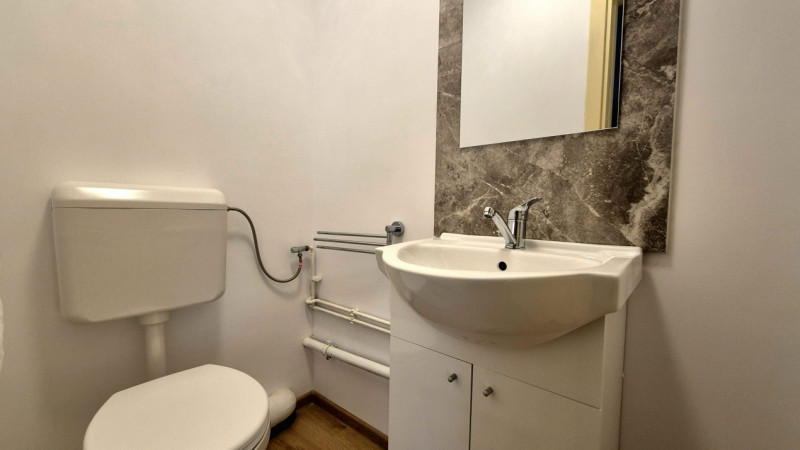 Apartament cu 3 camere in tractorul (partial Mobilat)