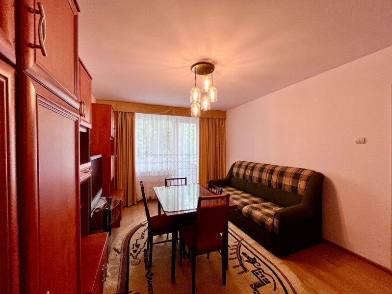 Apartament cu 3 camere in tractorul 